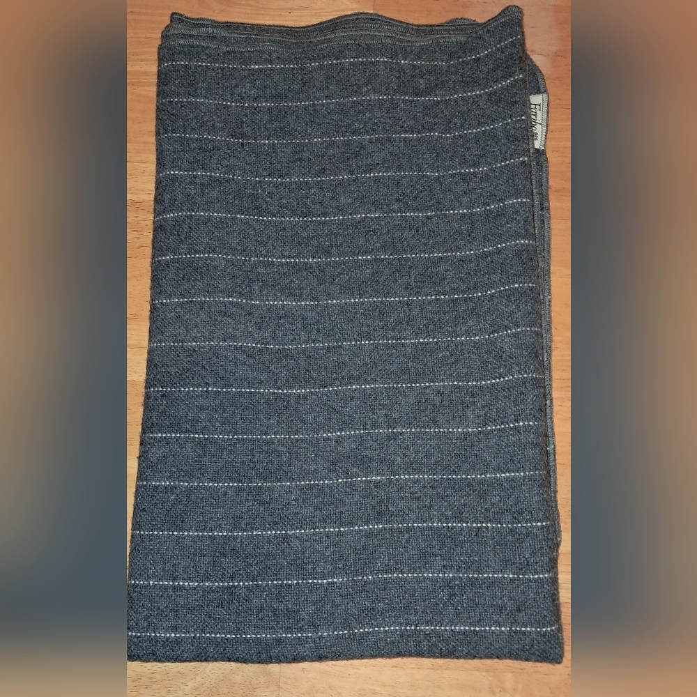 UNITED AIRLINES FLIGHT BLANKET